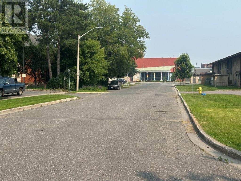 235 Ross Street, Thunder Bay, Ontario  P7E 1B4 - Photo 7 - TB252347