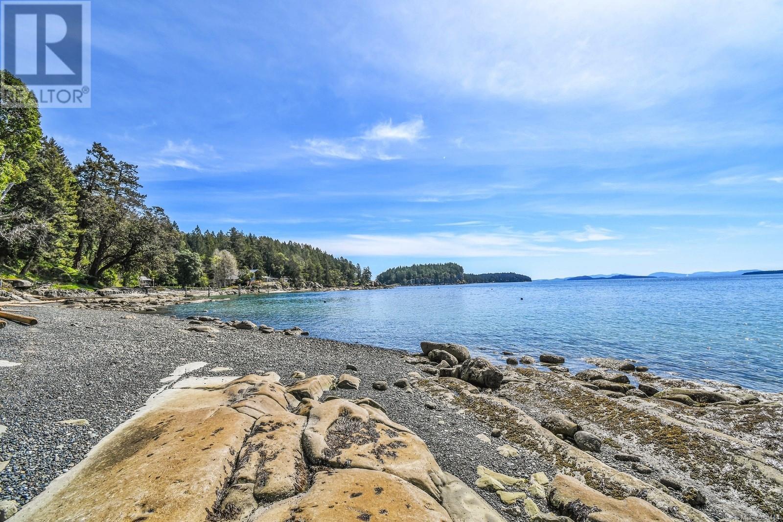 919 Salal Dr, Mudge Island, British Columbia  A1A 1A1 - Photo 17 - 988444