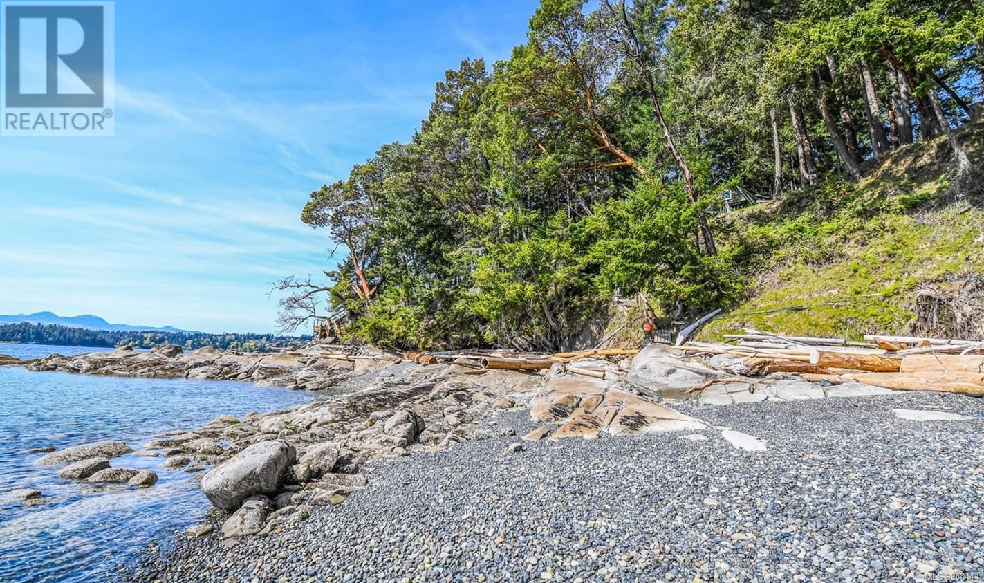919 Salal Dr, Mudge Island, British Columbia  A1A 1A1 - Photo 3 - 988444