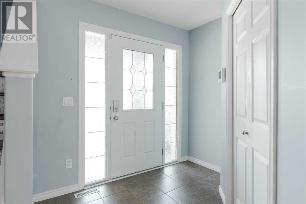 Property at 122 Iris Way image 4