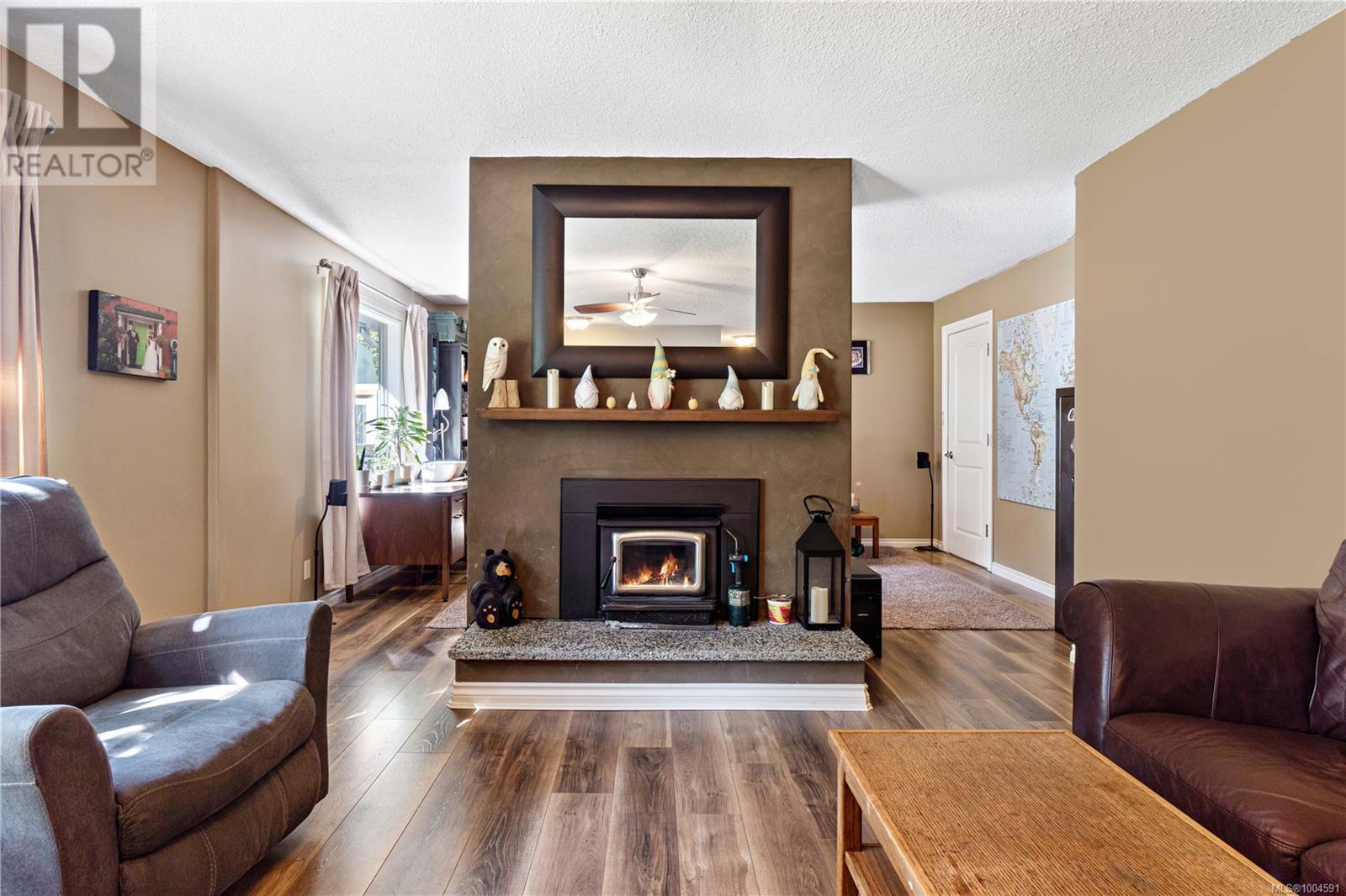 Property at 5733 Amsterdam Cres image 5