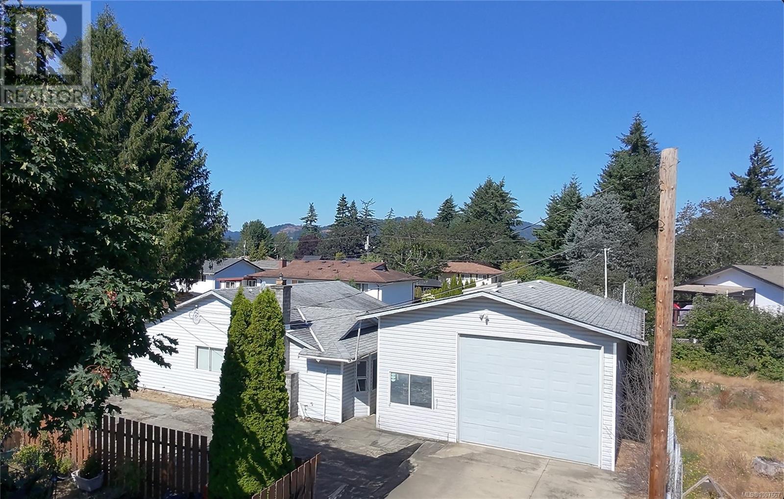 Property at 2958 Pickford Rd image 1
