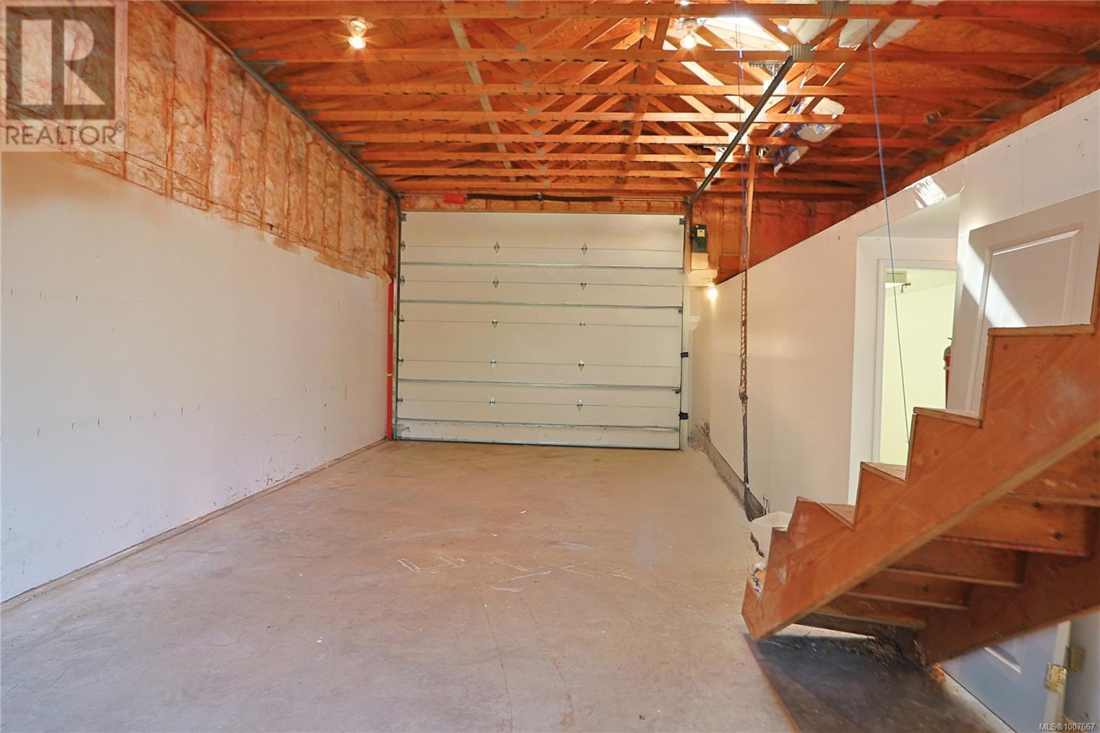 Property at 2958 Pickford Rd image 3