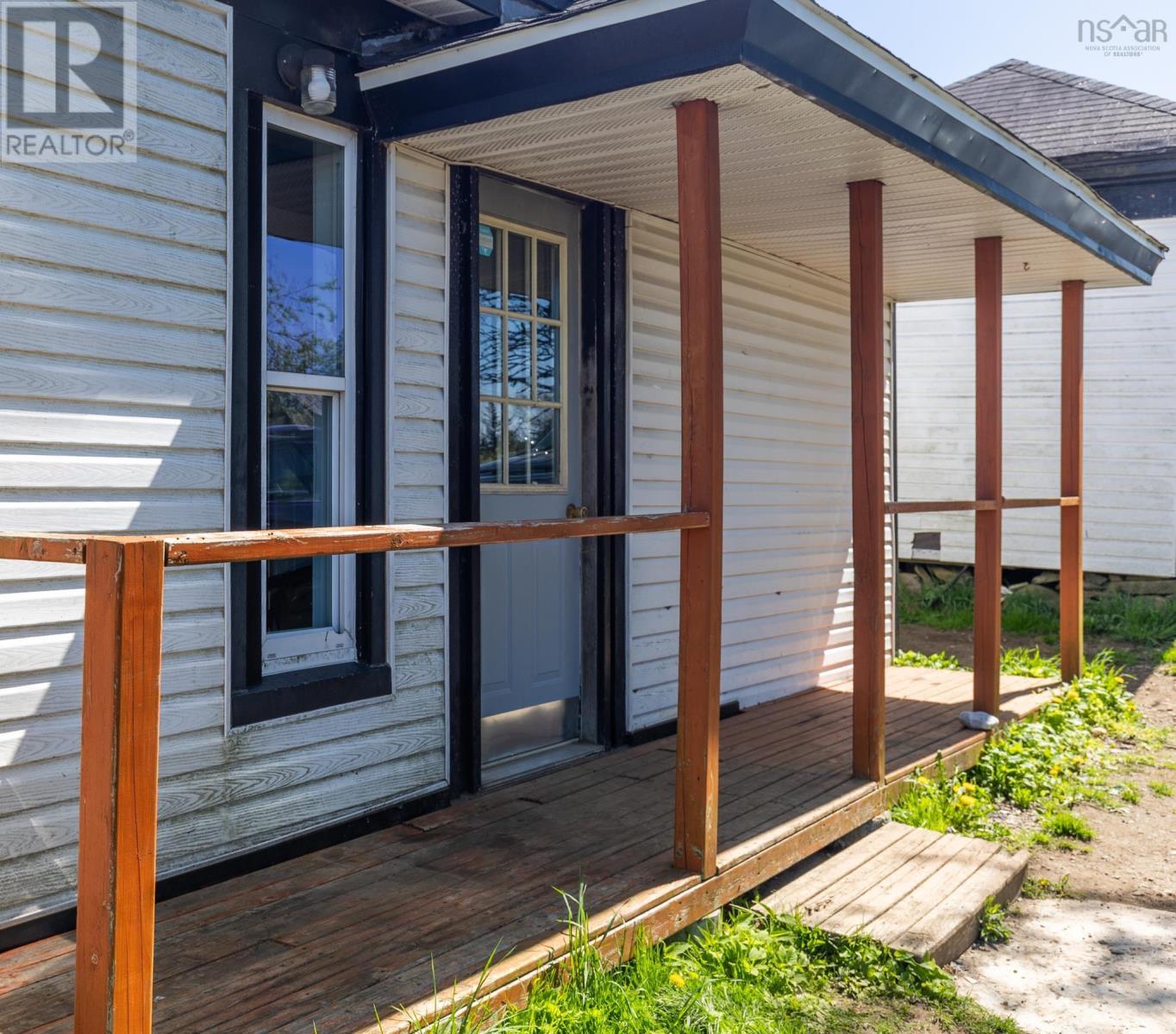 136 Ns 340 Highway, Yarmouth, Nova Scotia  B5A 5Z6 - Photo 2 - 202511087