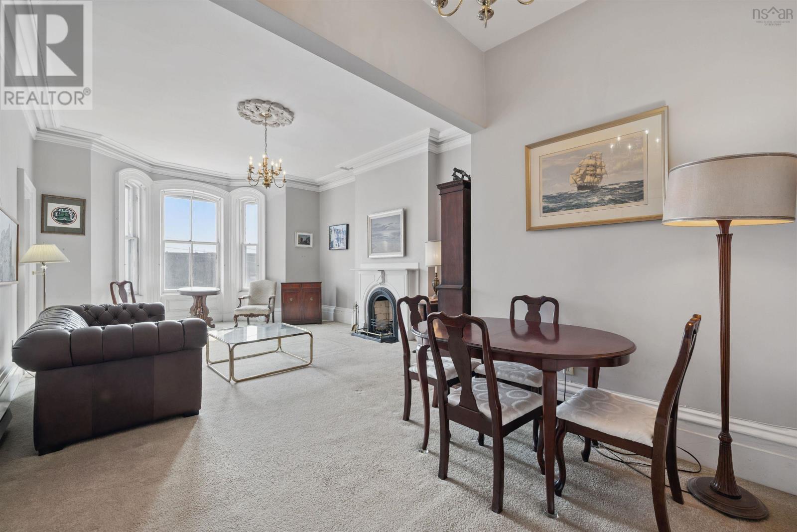 Property at 2 1352 Queen Street image 3