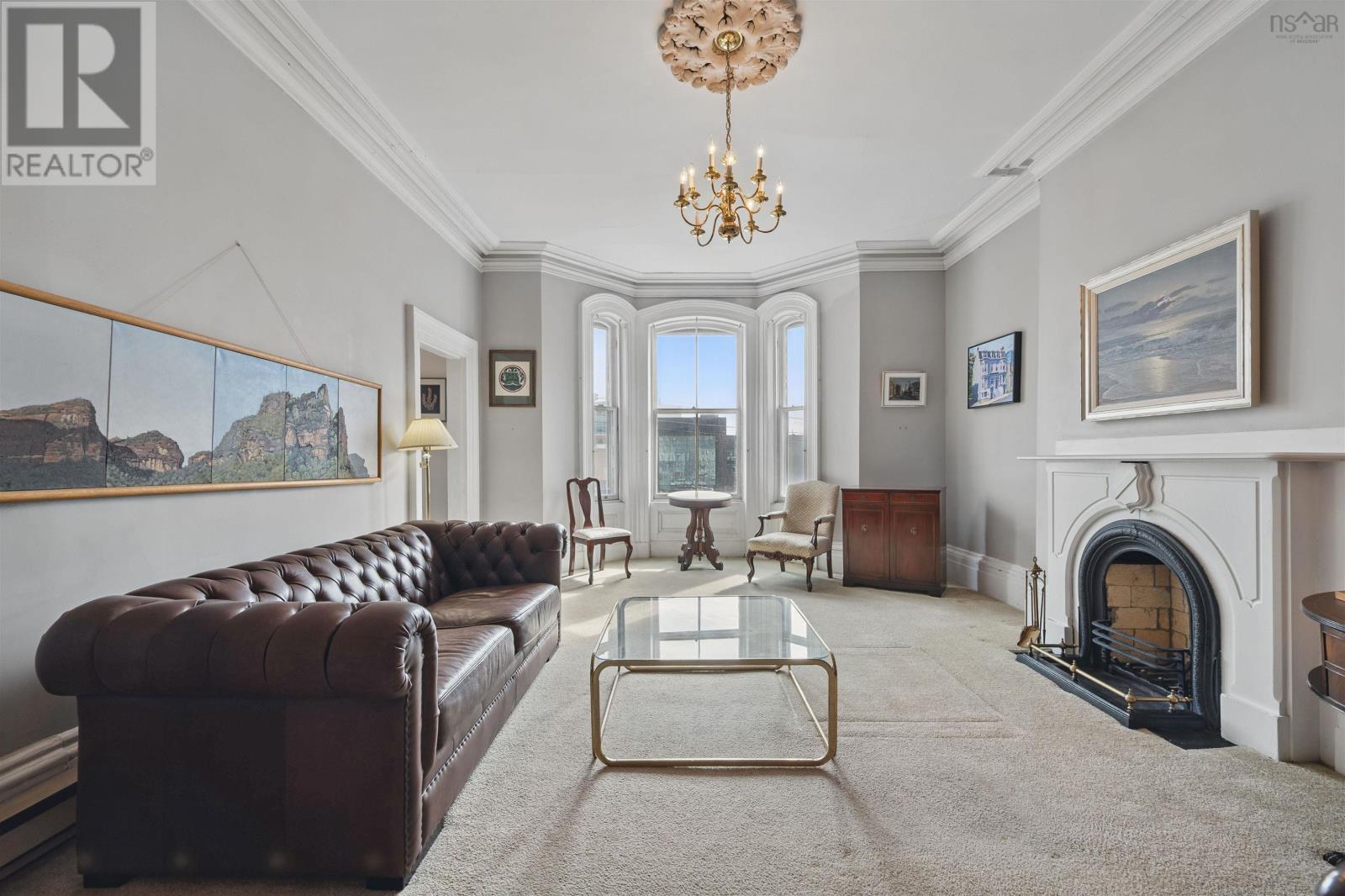 Property at 2 1352 Queen Street image 4