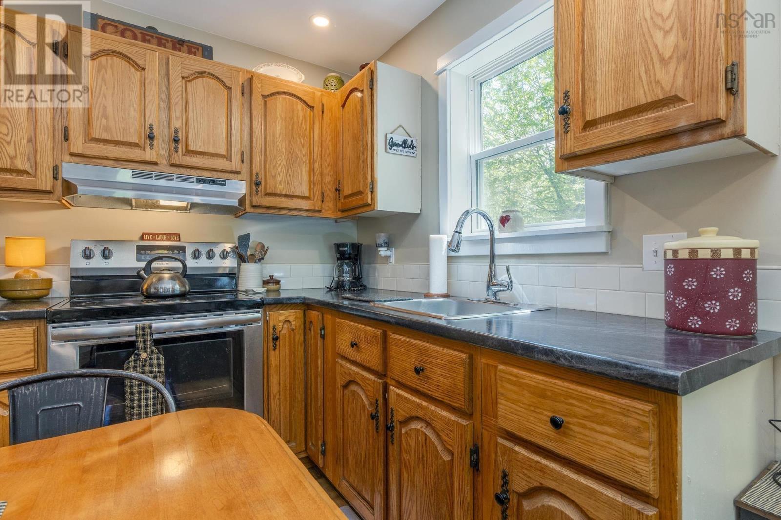 38 Joseph Street, Labelle, Nova Scotia  B0T 1E0 - Photo 18 - 202512869