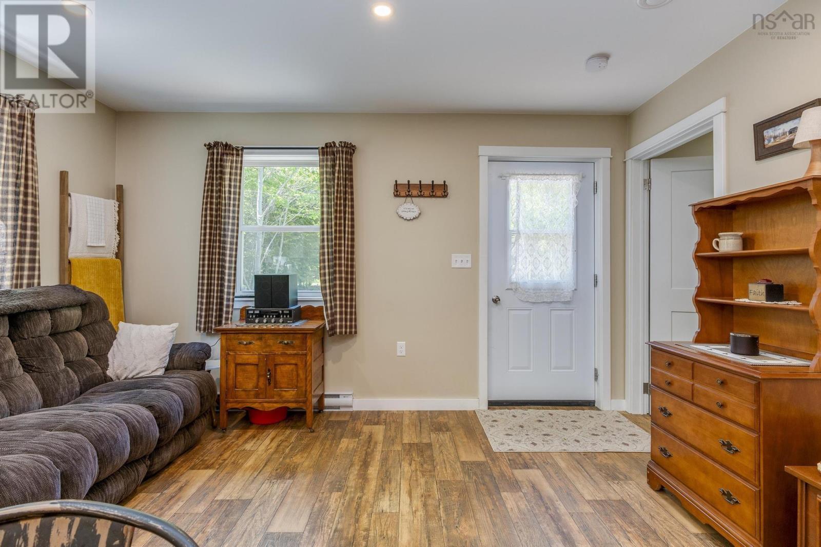 38 Joseph Street, Labelle, Nova Scotia  B0T 1E0 - Photo 6 - 202512869
