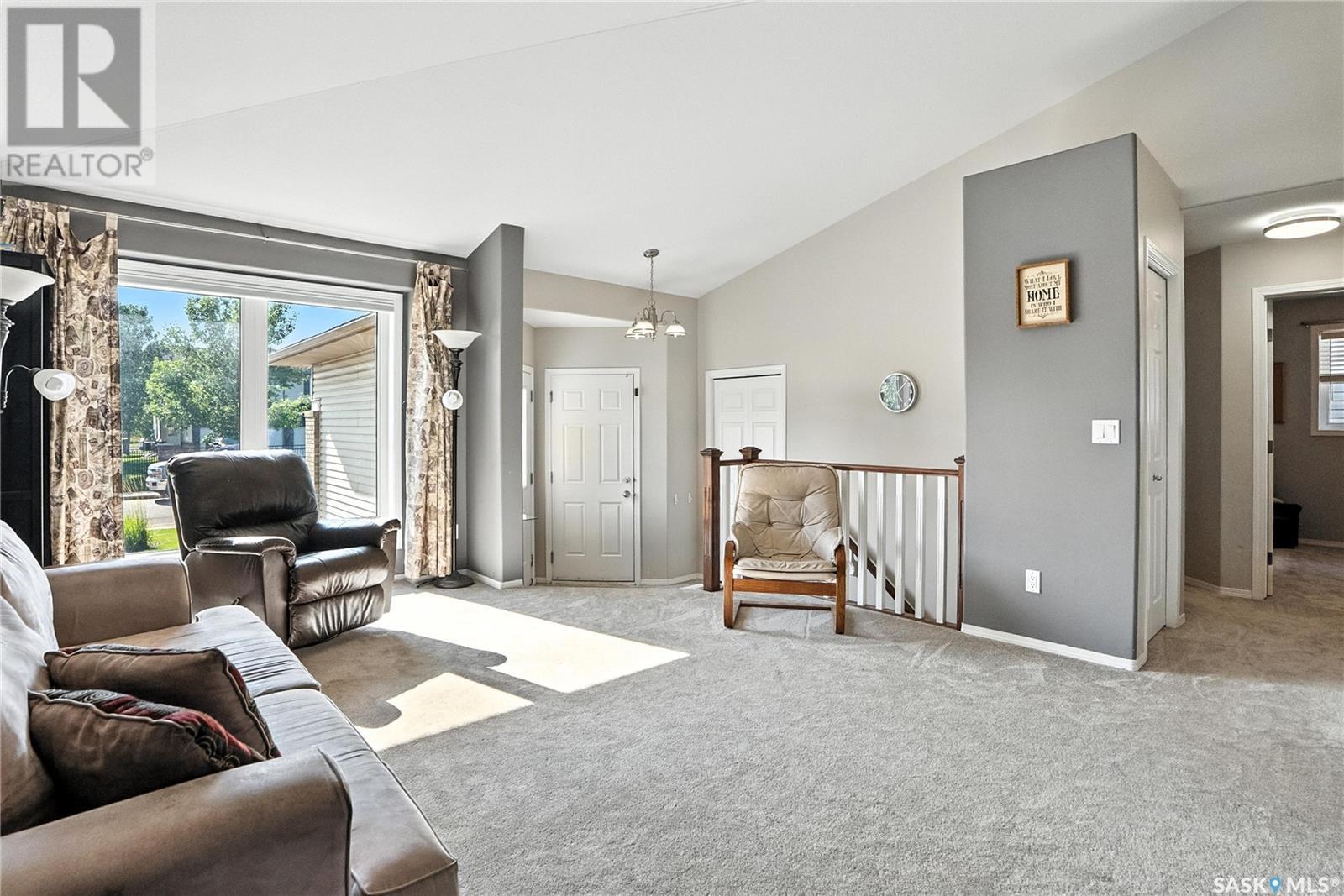 Property at 103 Dulmage CRESCENT image 5