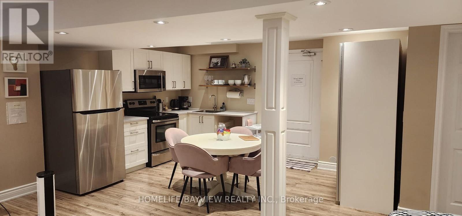 175 Art West Avenue, Newmarket (Woodland Hill), Ontario  L3X 0C2 - Photo 5 - N12314510