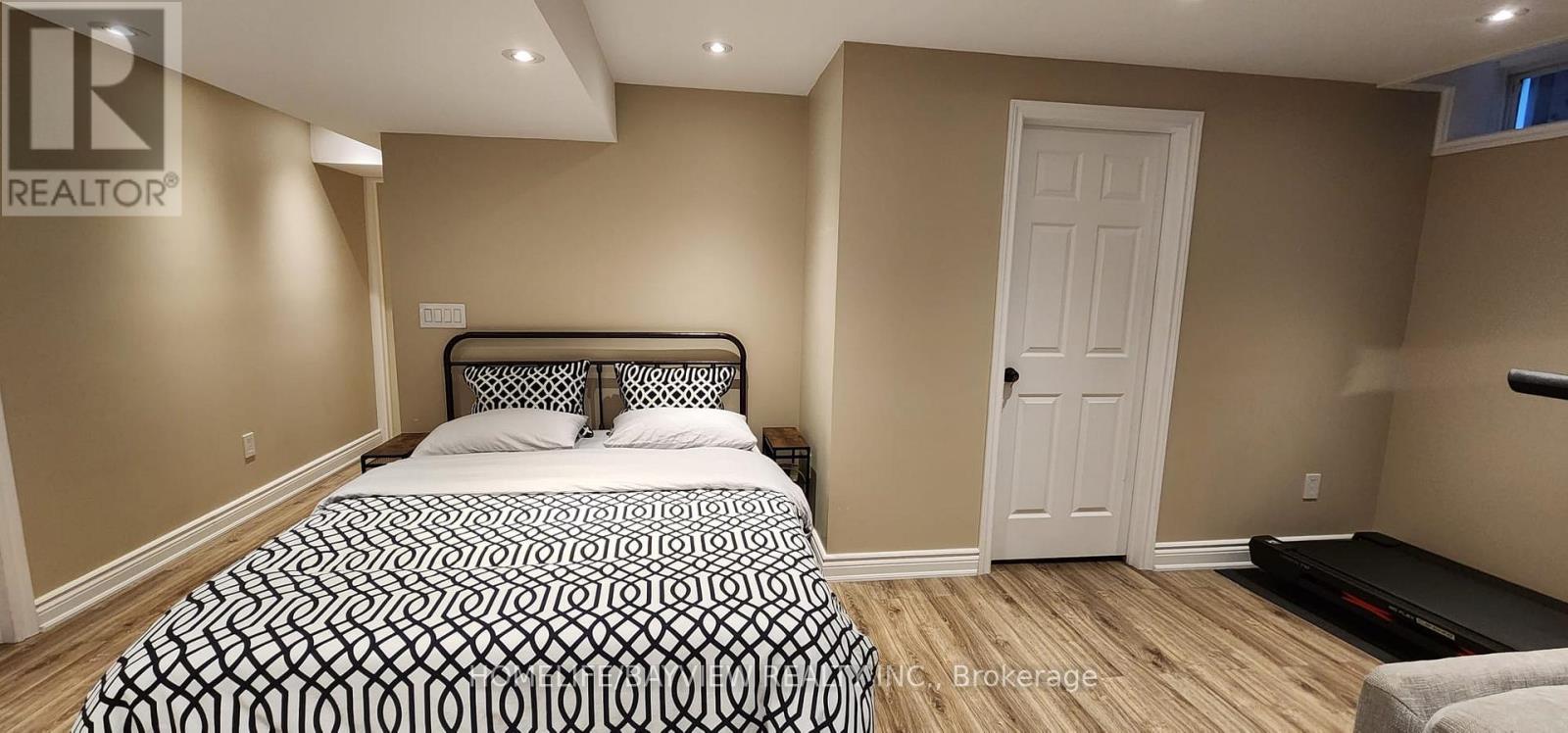 175 Art West Avenue, Newmarket (Woodland Hill), Ontario  L3X 0C2 - Photo 8 - N12314510