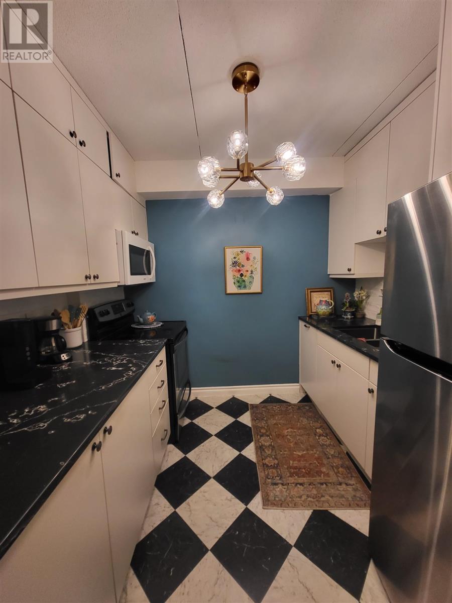 Property at 240 725 James ST image 3