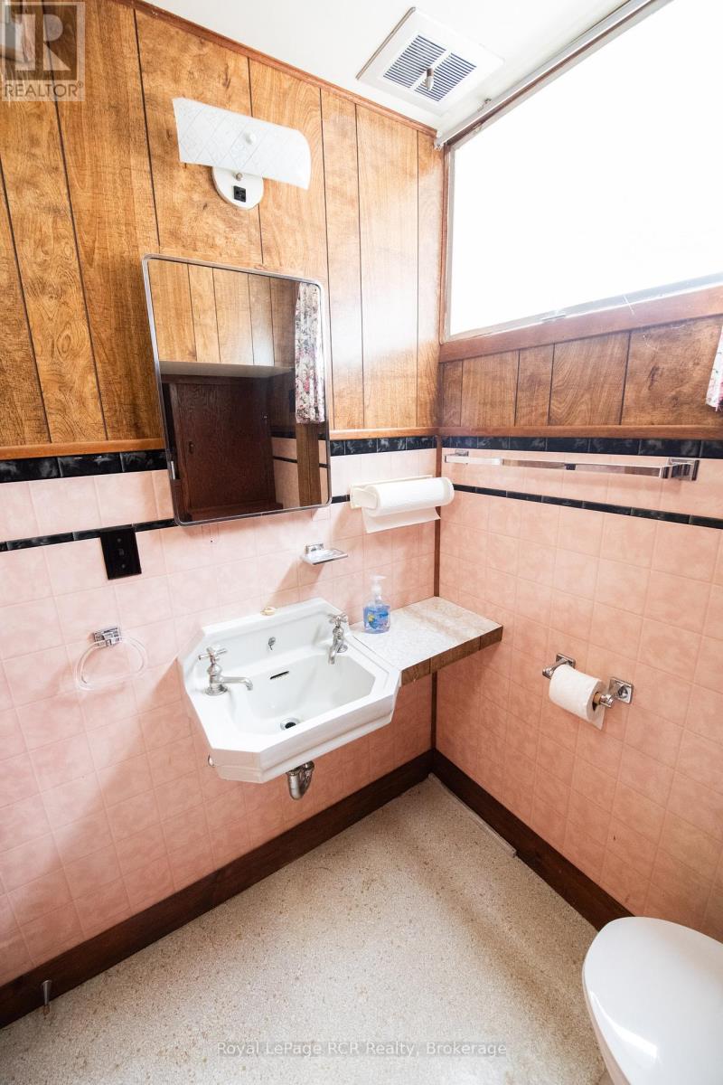 258 Birmingham Street W, Wellington North, Ontario  N0G 2L1 - Photo 29 - X12314655