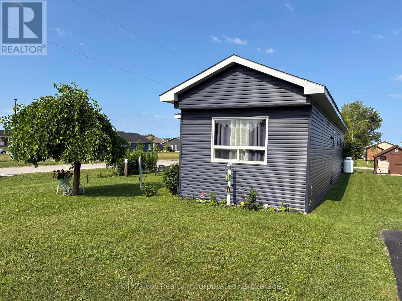 27 Cranberry Drive, Ashfield-Colborne-Wawanosh, Ontario  N7A 3Y3 - Photo 10 - X12314689