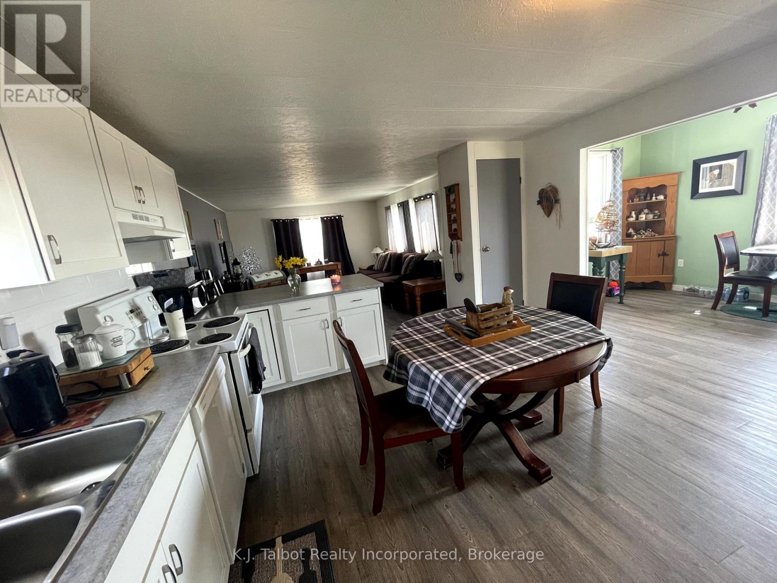 27 Cranberry Drive, Ashfield-Colborne-Wawanosh, Ontario  N7A 3Y3 - Photo 14 - X12314689