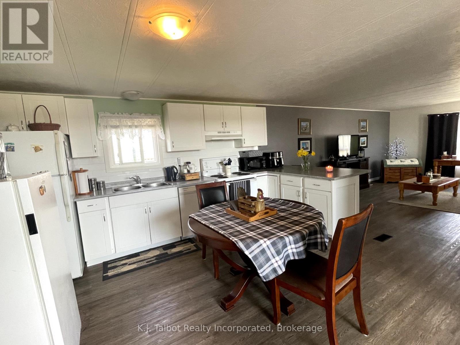 27 Cranberry Drive, Ashfield-Colborne-Wawanosh, Ontario  N7A 3Y3 - Photo 17 - X12314689