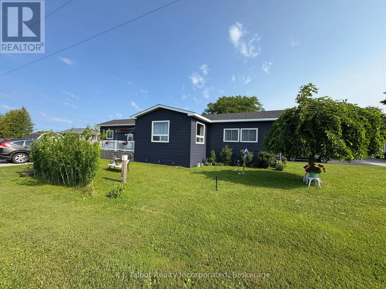 27 Cranberry Drive, Ashfield-Colborne-Wawanosh, Ontario  N7A 3Y3 - Photo 2 - X12314689