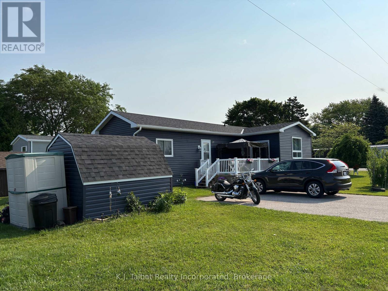 27 Cranberry Drive, Ashfield-Colborne-Wawanosh, Ontario  N7A 3Y3 - Photo 4 - X12314689