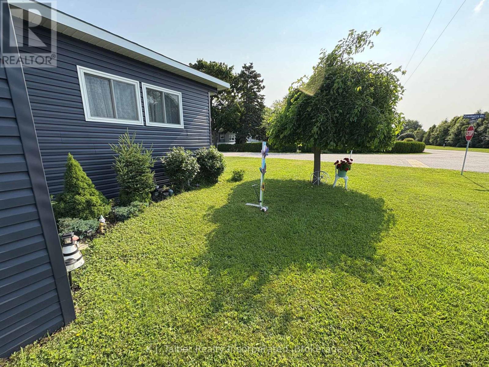27 Cranberry Drive, Ashfield-Colborne-Wawanosh, Ontario  N7A 3Y3 - Photo 8 - X12314689