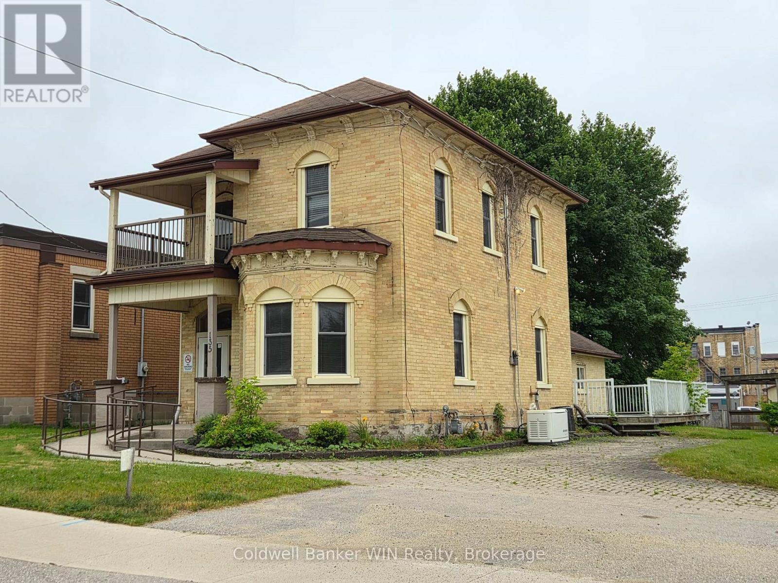 135 FERGUS STREET S, Wellington North, Ontario