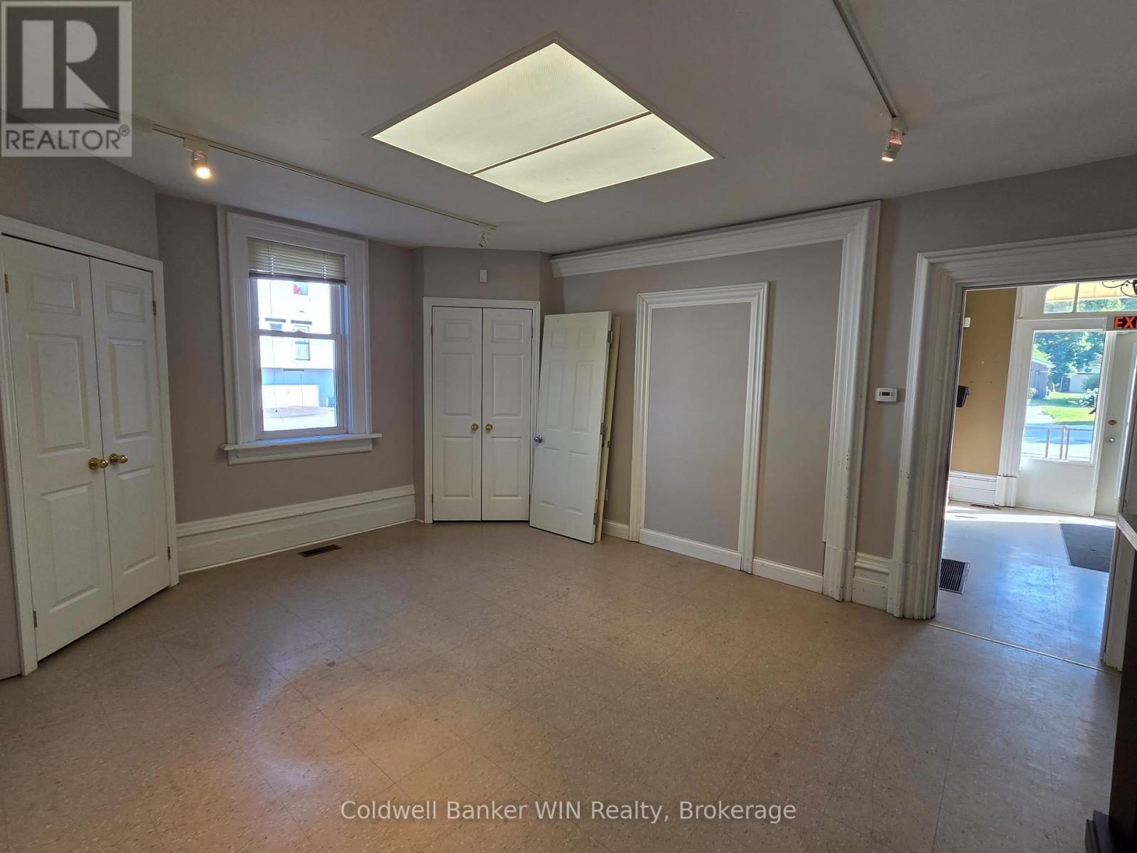 135 Fergus Street S, Wellington North, Ontario  N0G 2L2 - Photo 11 - X12314730