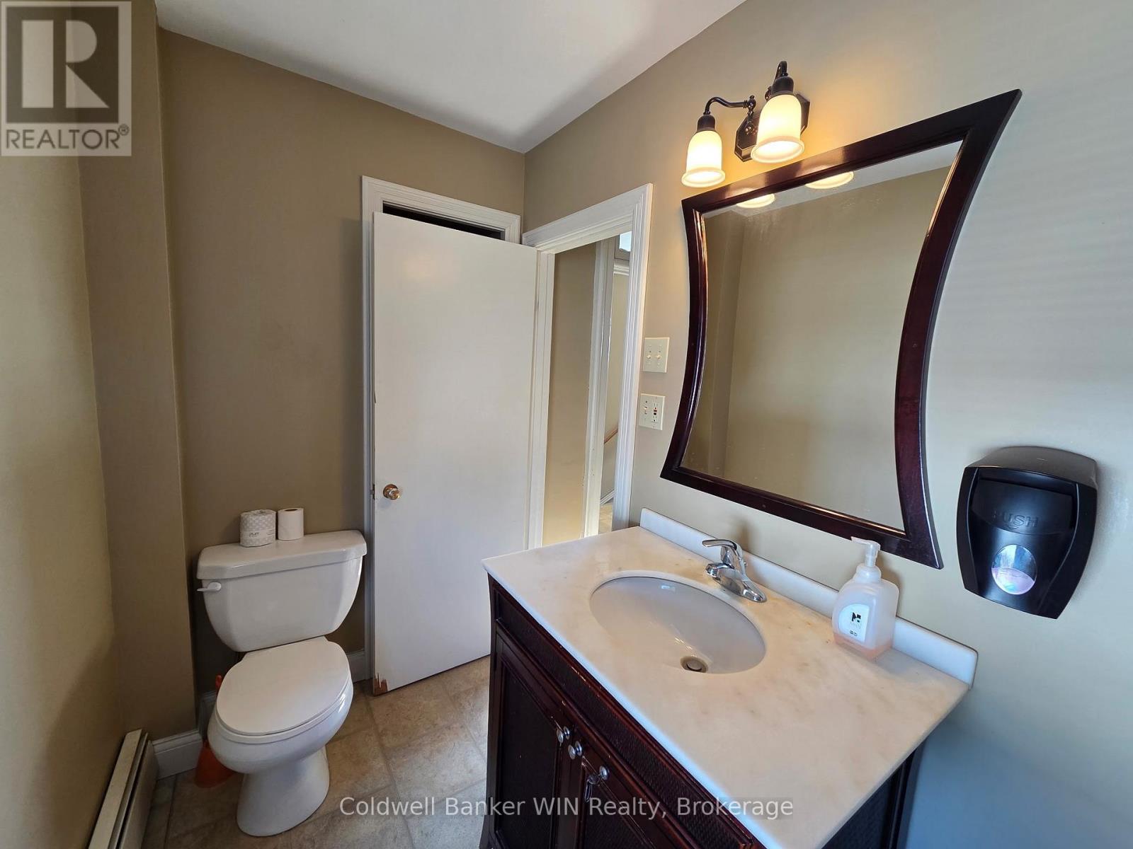 135 Fergus Street S, Wellington North, Ontario  N0G 2L2 - Photo 16 - X12314730