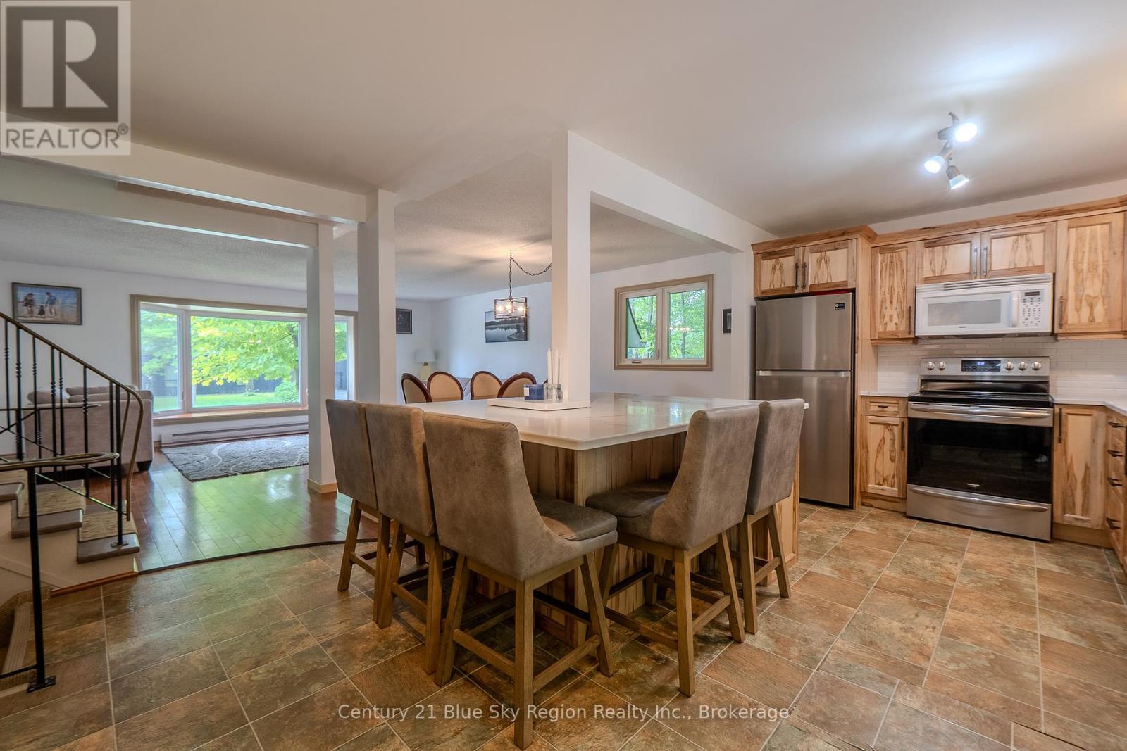 Property at 208 MCNAUGHTON AVENUE image 3