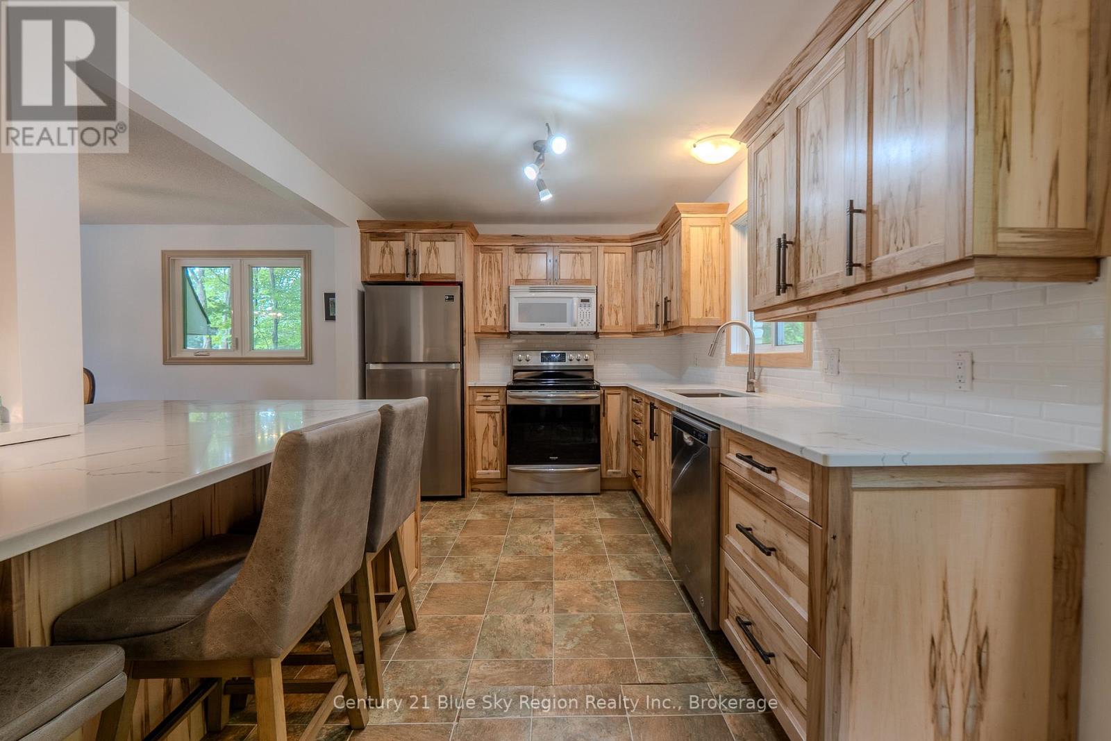 Property at 208 MCNAUGHTON AVENUE image 4