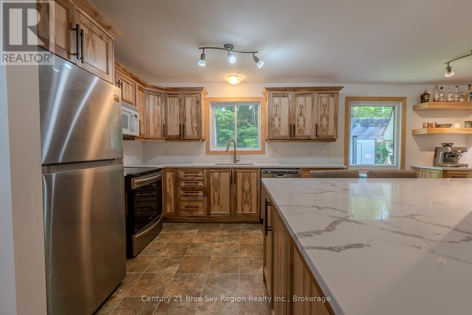 Property at 208 MCNAUGHTON AVENUE image 5