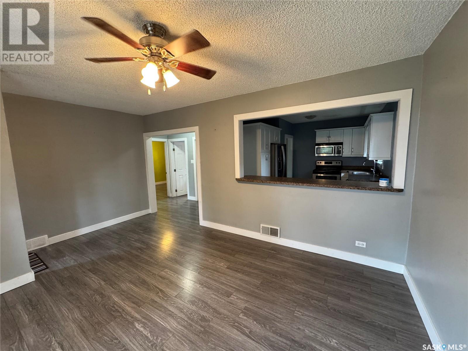439 Qu'appelle Street, Weyburn, Saskatchewan  S4H 0R3 - Photo 4 - SK014155