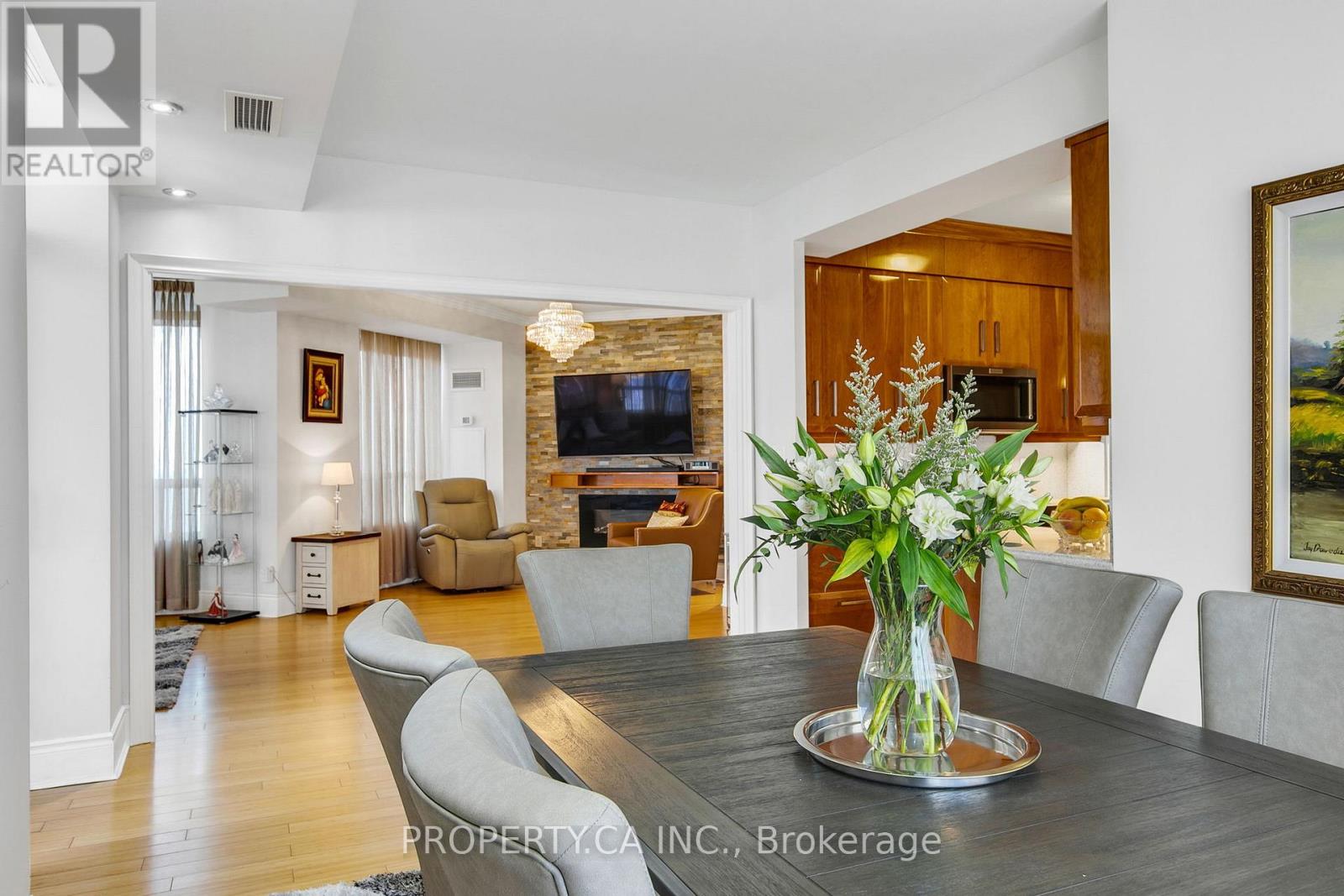2804 - 3880 DUKE OF YORK BOULEVARD, Mississauga, Ontario