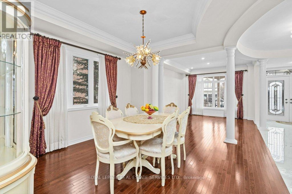 1387 Ferncrest Road, Oakville, Ontario  L6H 7W2 - Photo 7 - W12314649