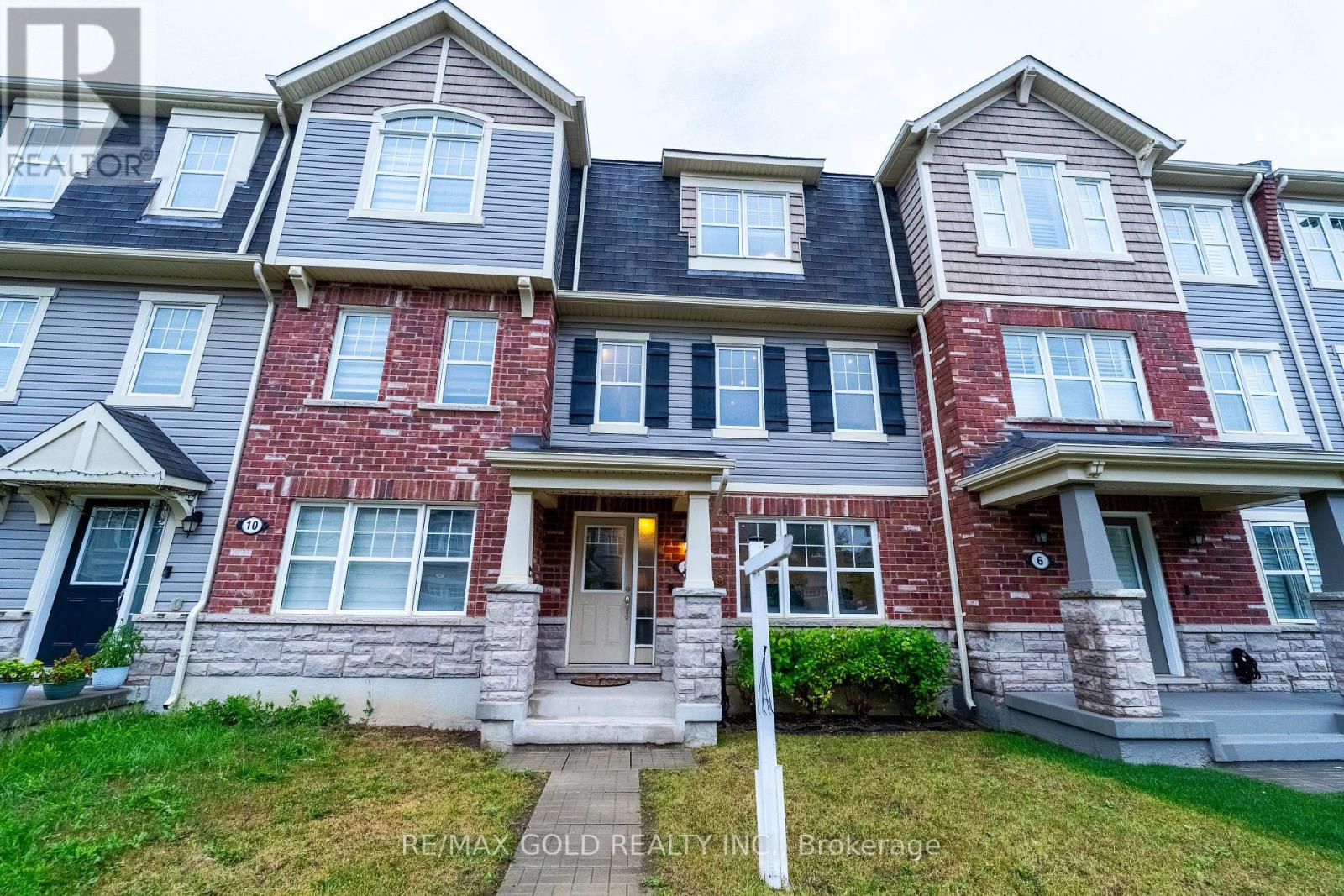 8 Metro Crescent, Brampton, Ontario  L7A 4P2 - Photo 1 - W12314662