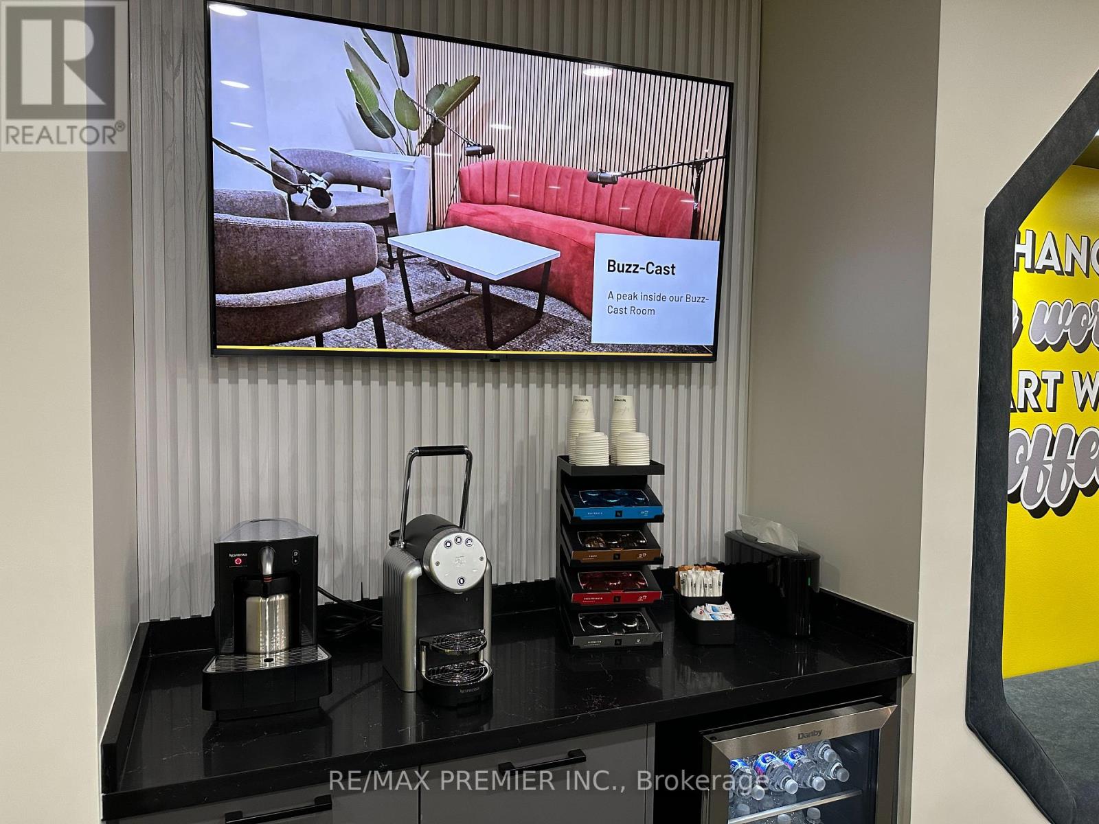 200-27 - 350 Burnhamthorpe Road W, Mississauga, Ontario  L5B 3J1 - Photo 12 - W12314701