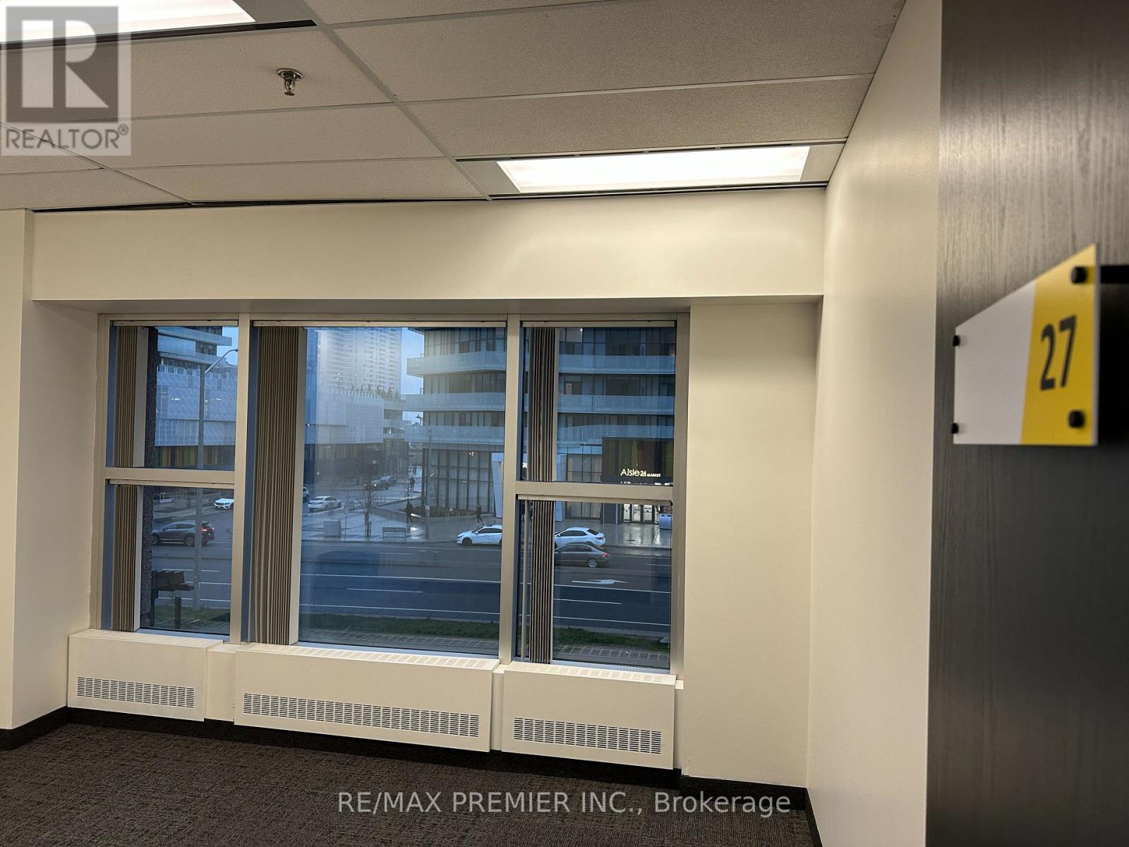 200-27 - 350 Burnhamthorpe Road W, Mississauga, Ontario  L5B 3J1 - Photo 4 - W12314701