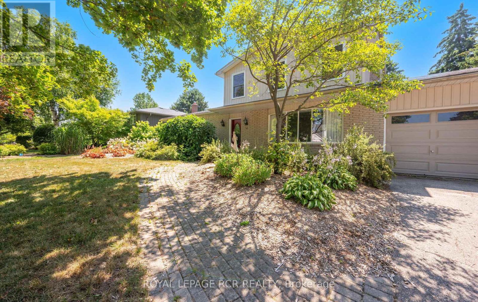 Property at 40 GLENFOREST ROAD image 2