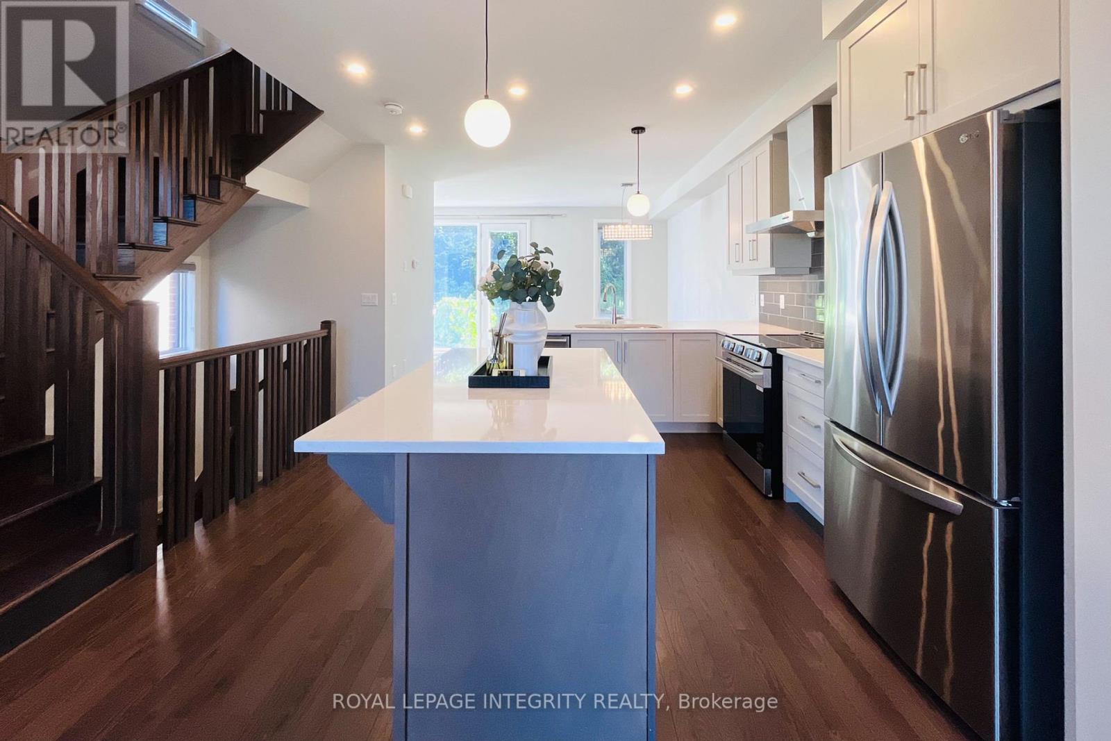 Property at 147 BOUNDSTONE WAY image 5