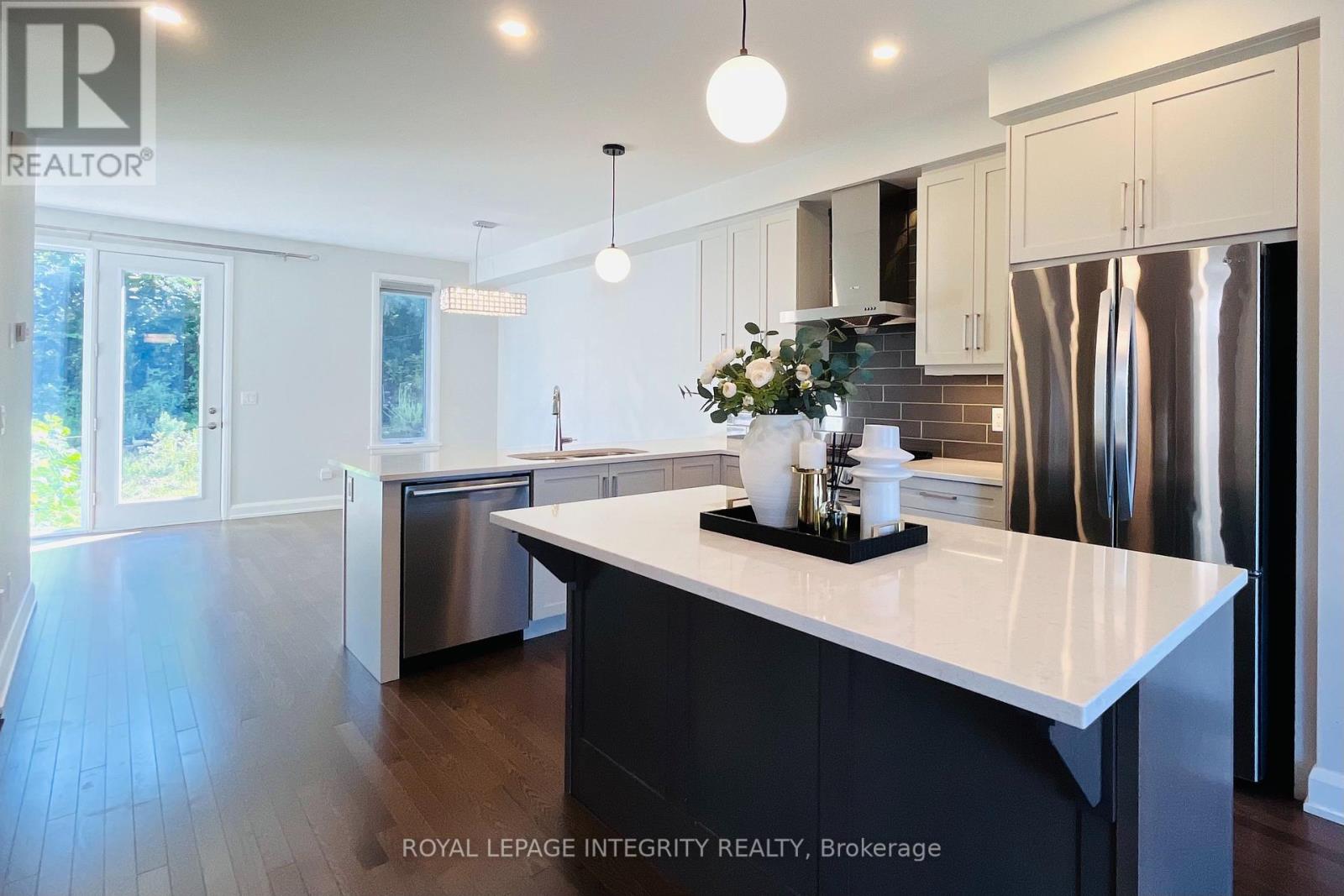 147 Boundstone Way, Ottawa, Ontario  K2T 0M4 - Photo 6 - X12314754