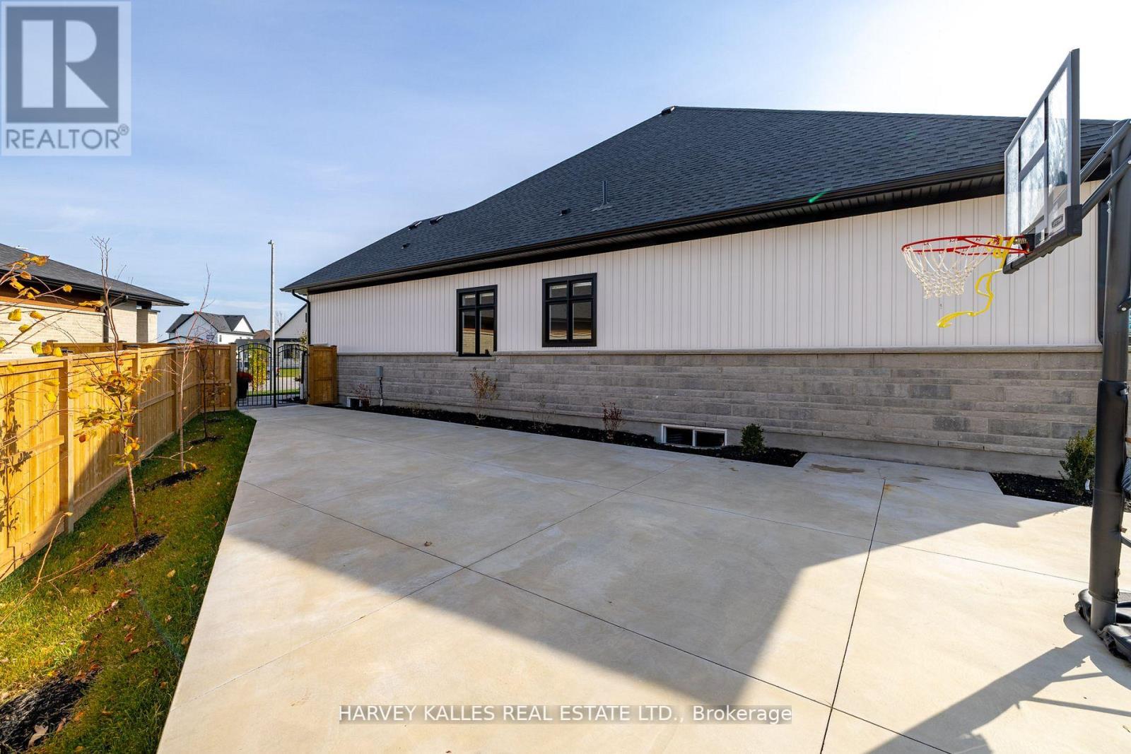 3638 Vosburgh Place N, Lincoln (Lincoln-Jordan/vineland), Ontario  L0R 1G0 - Photo 22 - X12314722