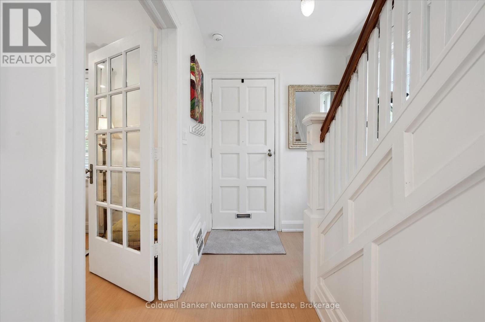 Property at 230 DUBLIN STREET N image 3