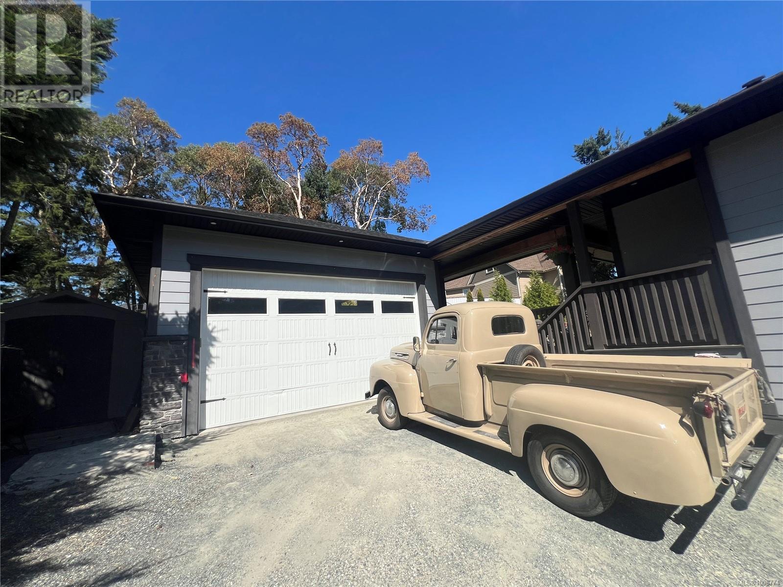 Property at 2618 Natalie Rd image 3