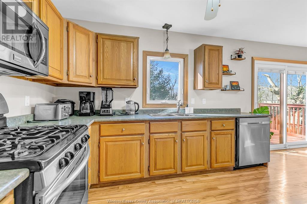 405 River Avenue, Lasalle, Ontario N9J 1A1 - Photo 6 - 25019268