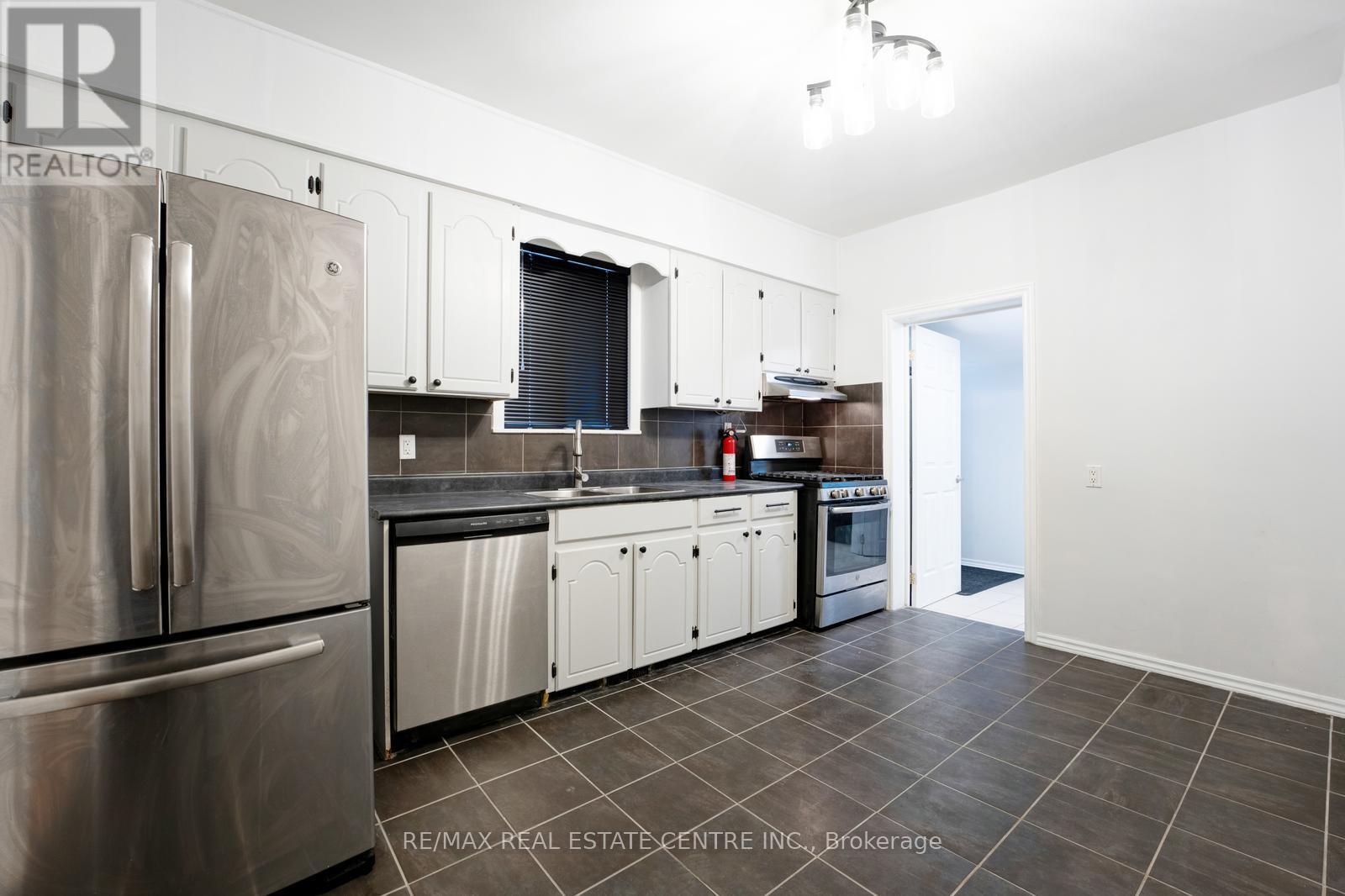 270 Clinton Street, Toronto (Palmerston-Little Italy), Ontario  M6G 2Y6 - Photo 20 - C12314780