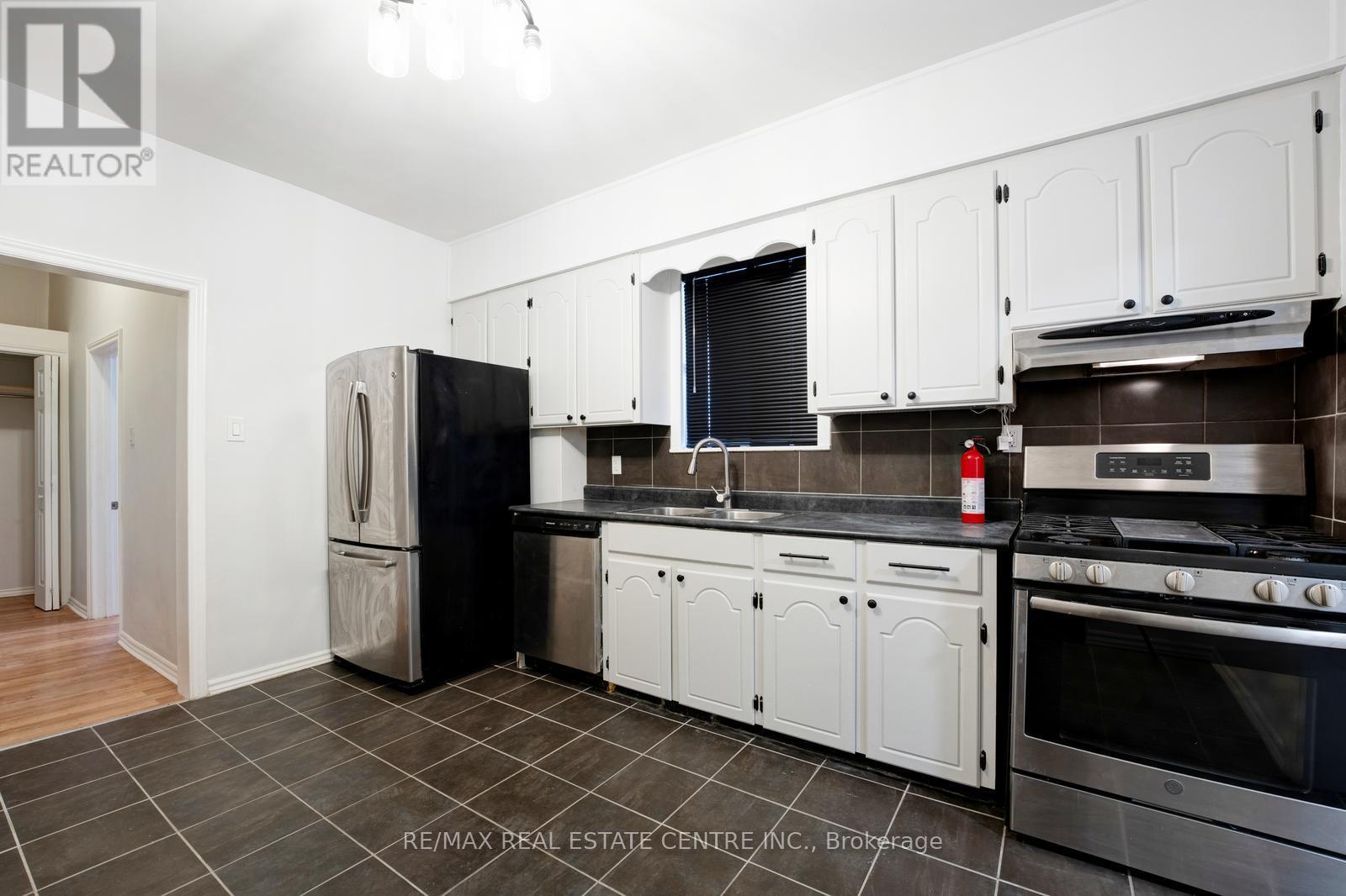 270 Clinton Street, Toronto (Palmerston-Little Italy), Ontario  M6G 2Y6 - Photo 21 - C12314780