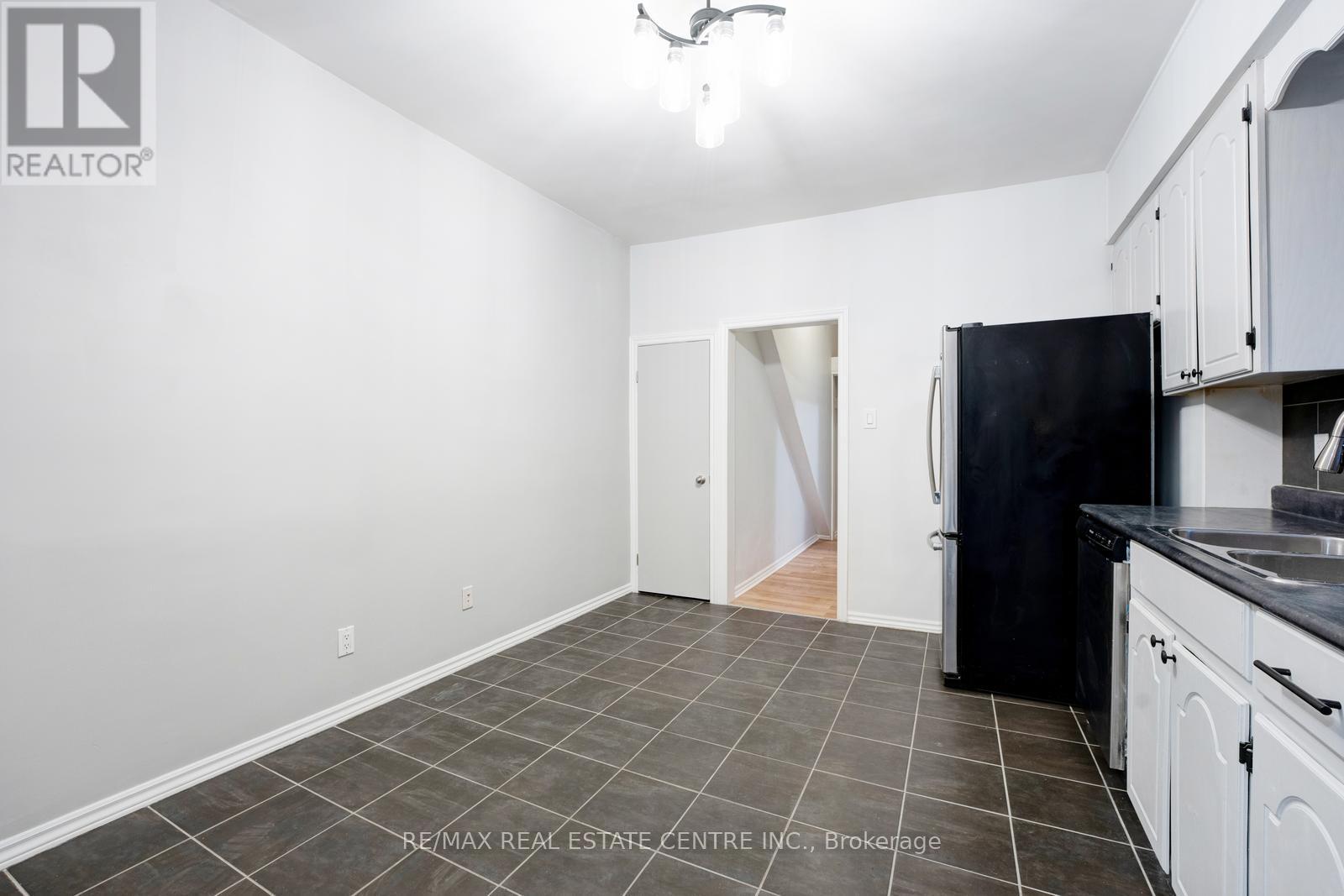 270 Clinton Street, Toronto (Palmerston-Little Italy), Ontario  M6G 2Y6 - Photo 22 - C12314780