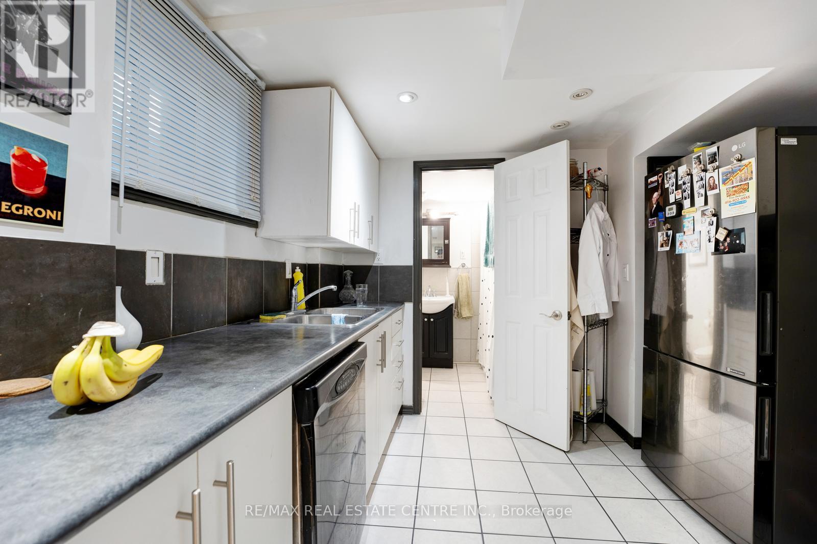 270 Clinton Street, Toronto (Palmerston-Little Italy), Ontario  M6G 2Y6 - Photo 32 - C12314780