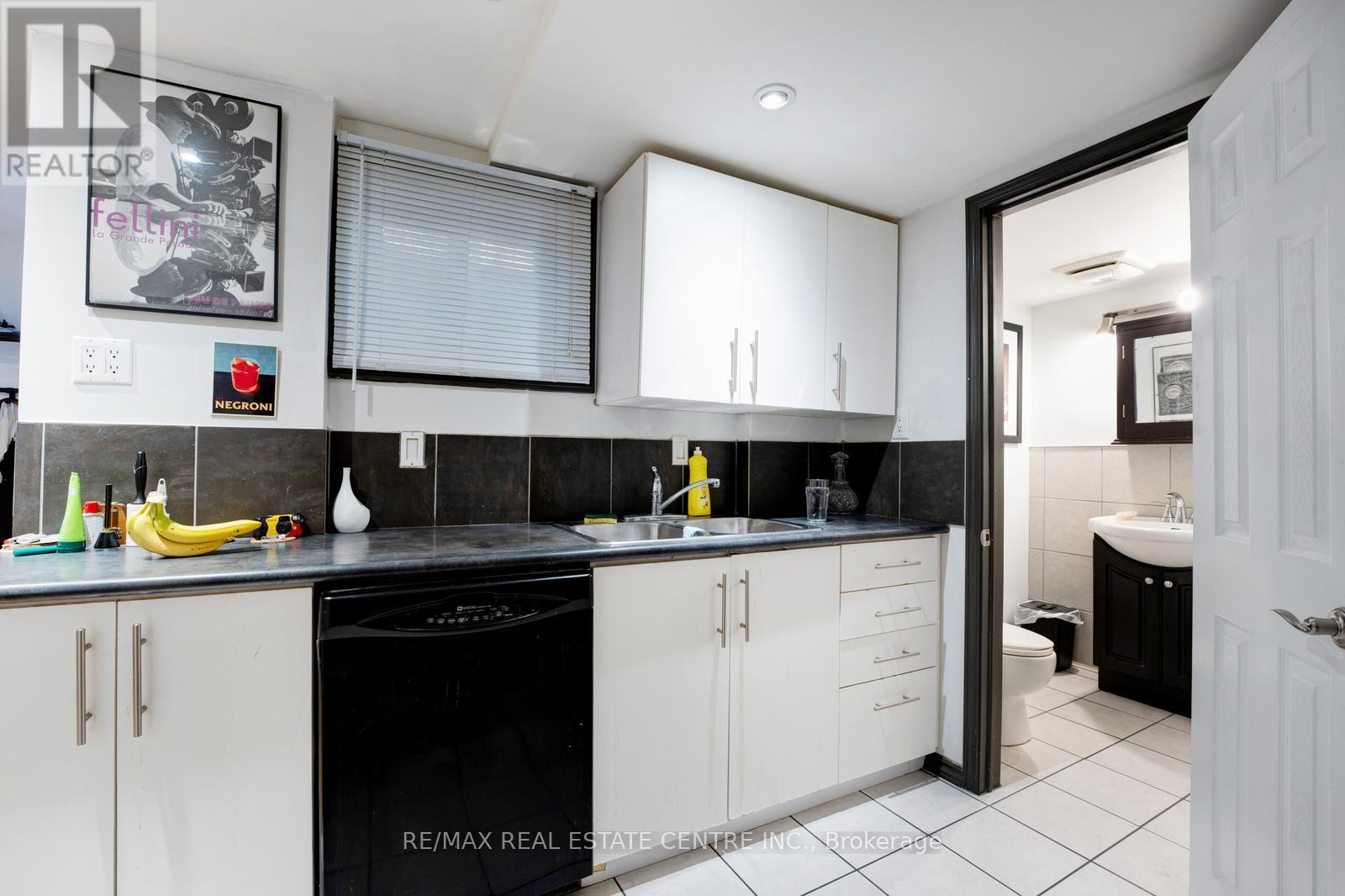 270 Clinton Street, Toronto (Palmerston-Little Italy), Ontario  M6G 2Y6 - Photo 33 - C12314780