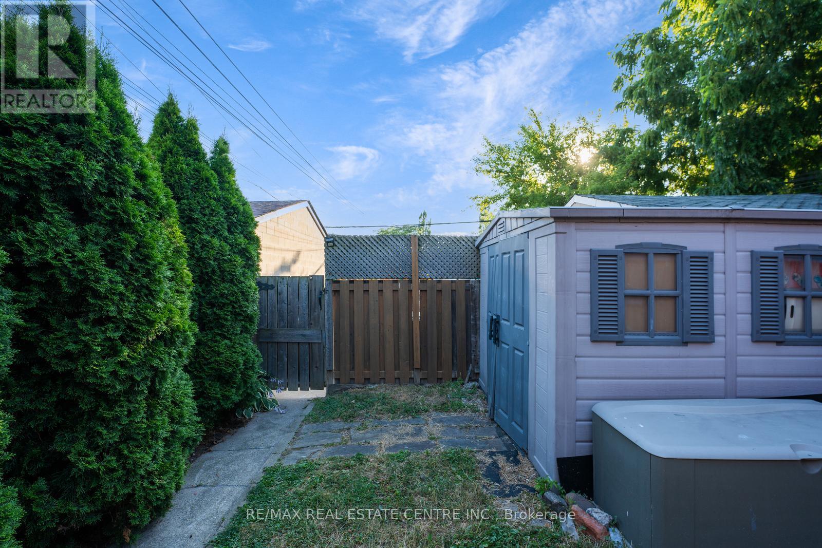 270 Clinton Street, Toronto (Palmerston-Little Italy), Ontario  M6G 2Y6 - Photo 39 - C12314780