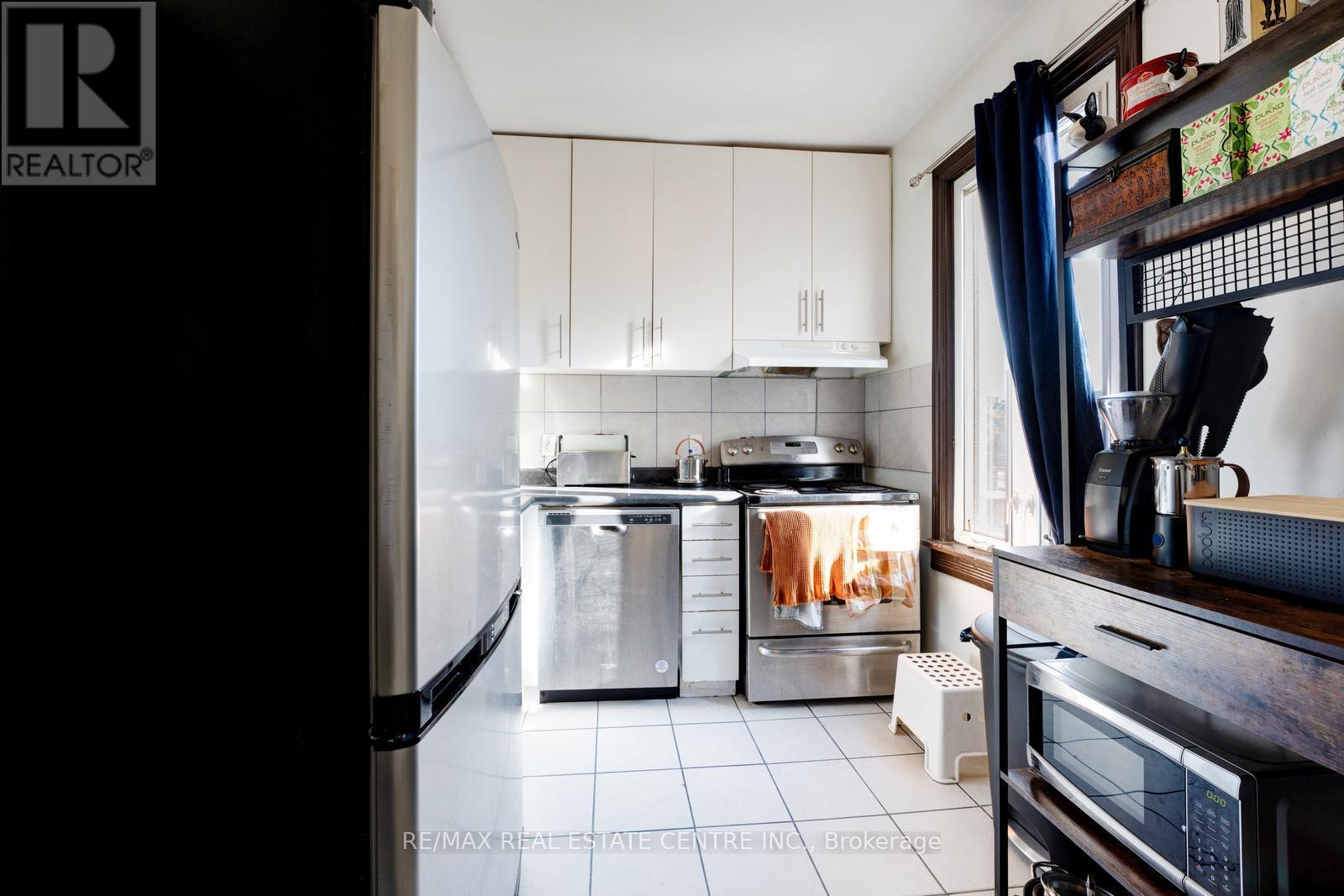 270 Clinton Street, Toronto (Palmerston-Little Italy), Ontario  M6G 2Y6 - Photo 7 - C12314780