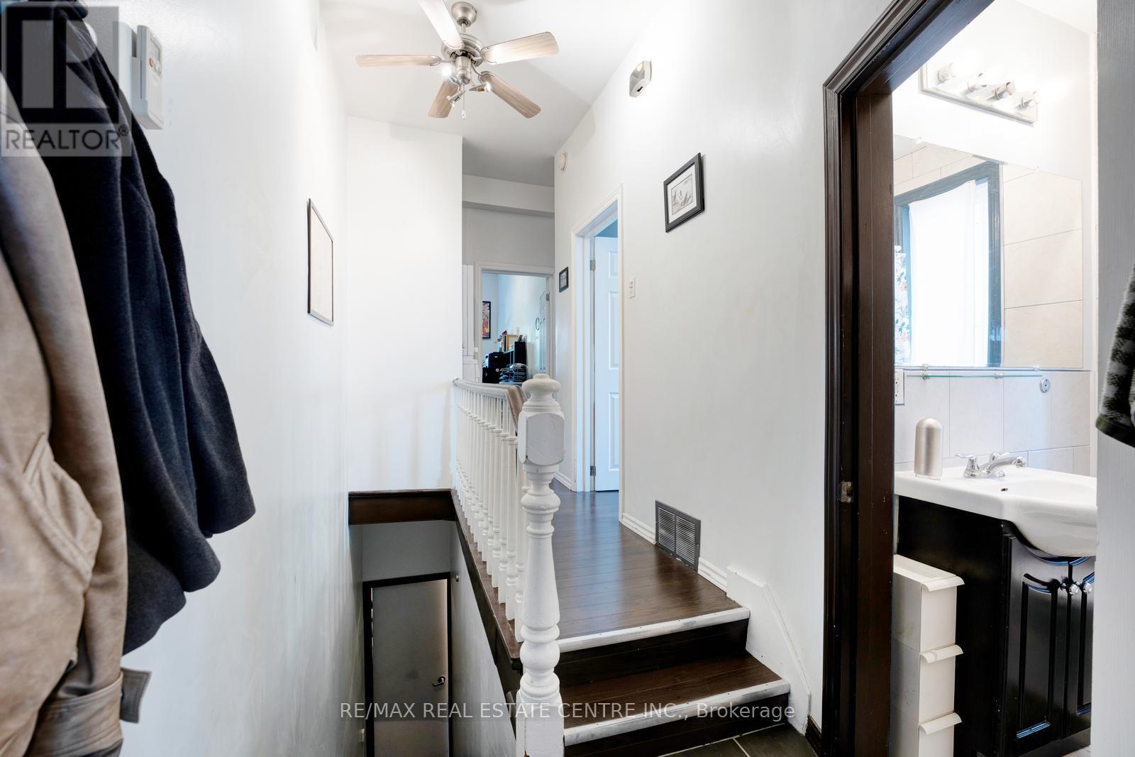 270 Clinton Street, Toronto (Palmerston-Little Italy), Ontario  M6G 2Y6 - Photo 9 - C12314780